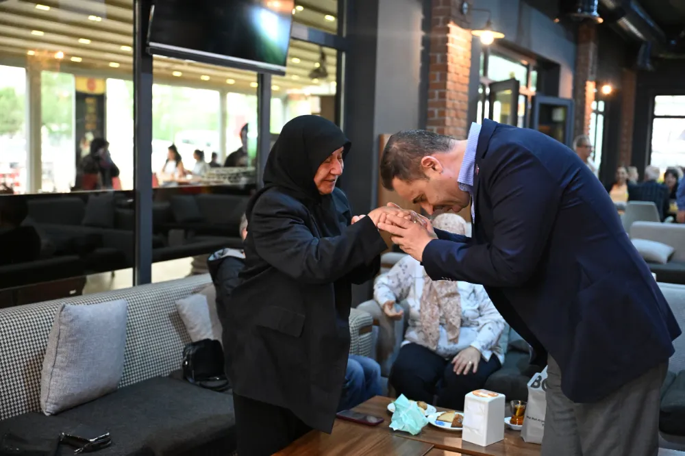 Akın, şehit annelerini yalnız bırakmadı