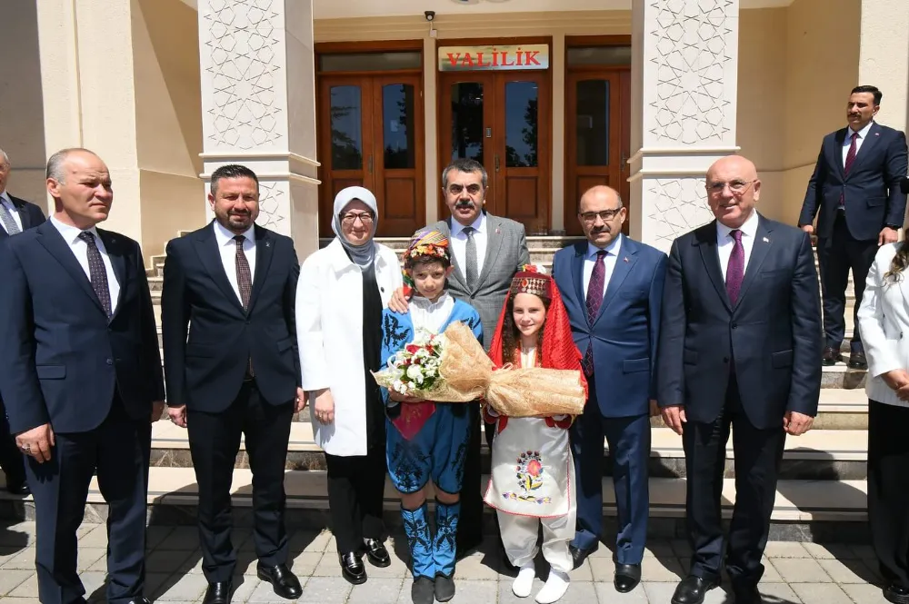 Milli Eğitim Bakanı Tekin Balıkesir