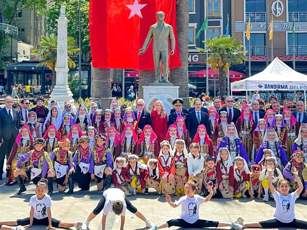 Bandırma’da coşkulu bayram kutlaması