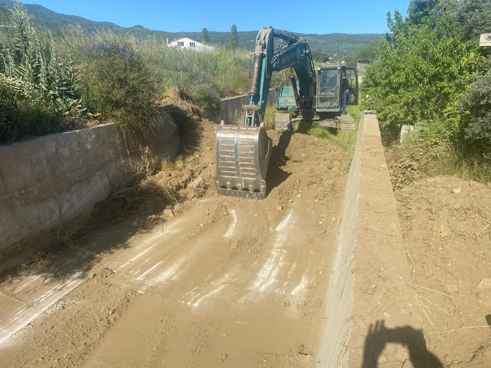 Erdek’te dereler temizleniyor