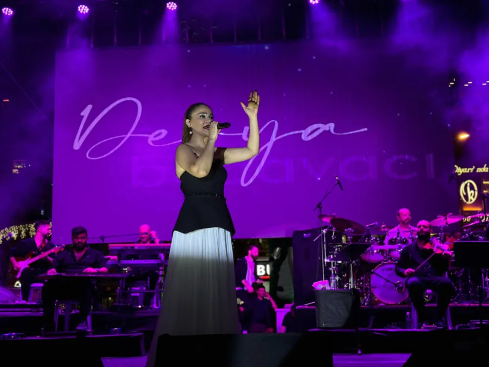 DERYA BEDAVACI KONSERİYLE FİNAL YAPTI