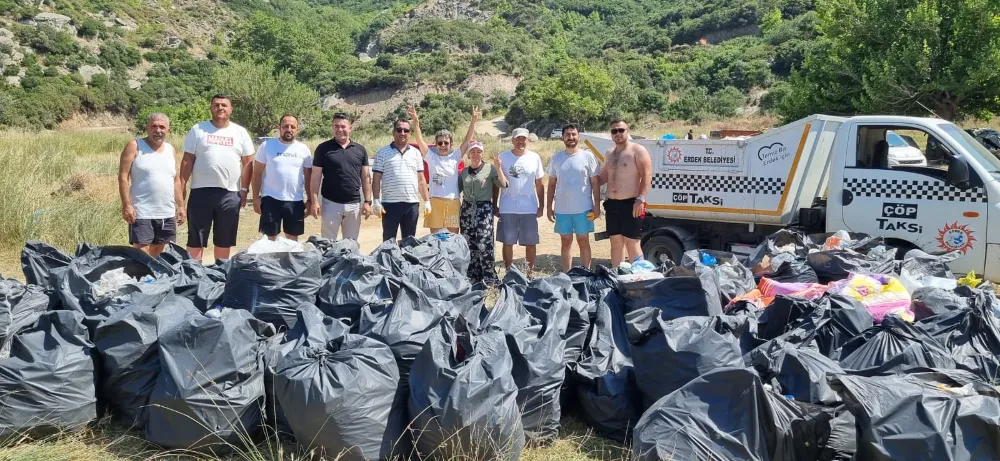 KÜÇÜKOVA’DA 80 TORBA ÇÖP TOPLANDI!