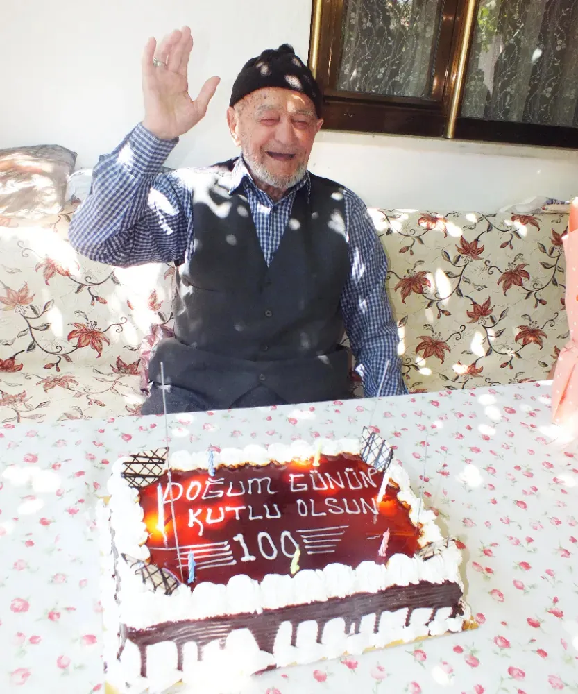 Üzümlü’de Recep Ercan 100 yaşında