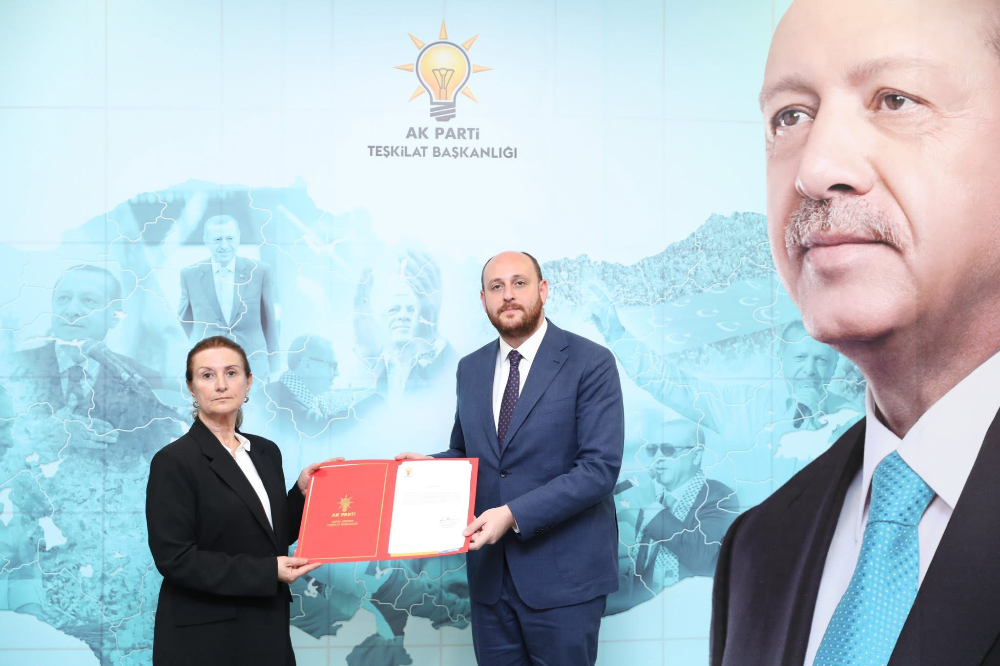 AK Parti Erdek İlçe Başkanlığı’na Bahar Koşan atandı