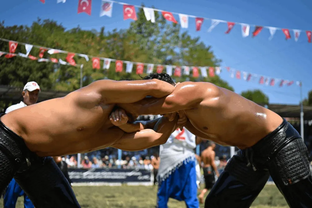 Kurtdereli Mehmet Pehlivan Yağlı Güreşleri’nde 1730 Yiğit Kol Bağlayacak