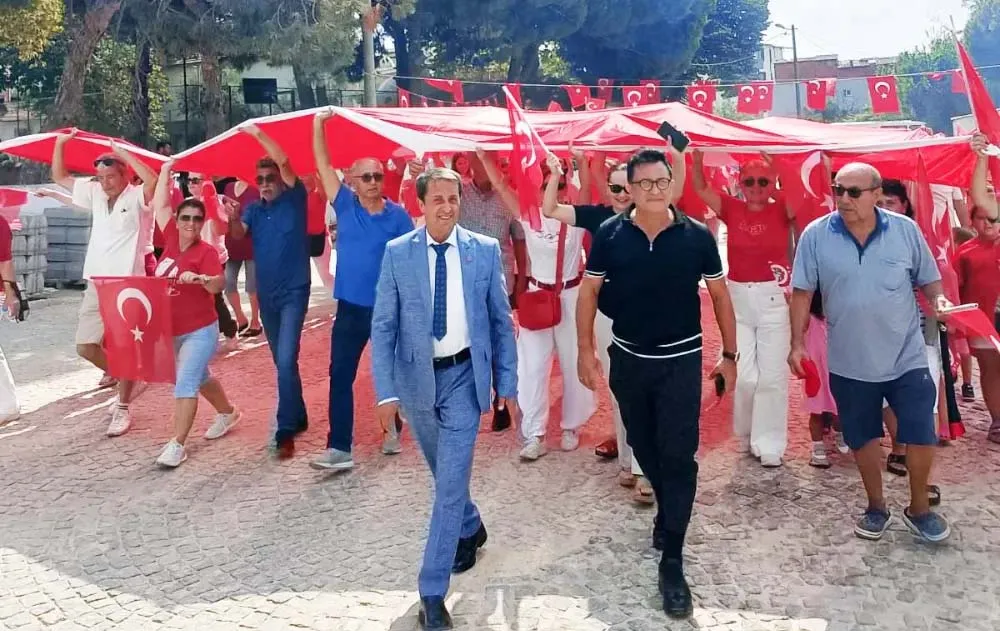 Tatlısu’da bayram kutlaması