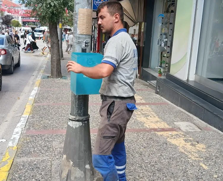ÇÖP KUTULARI ÇALINIYO