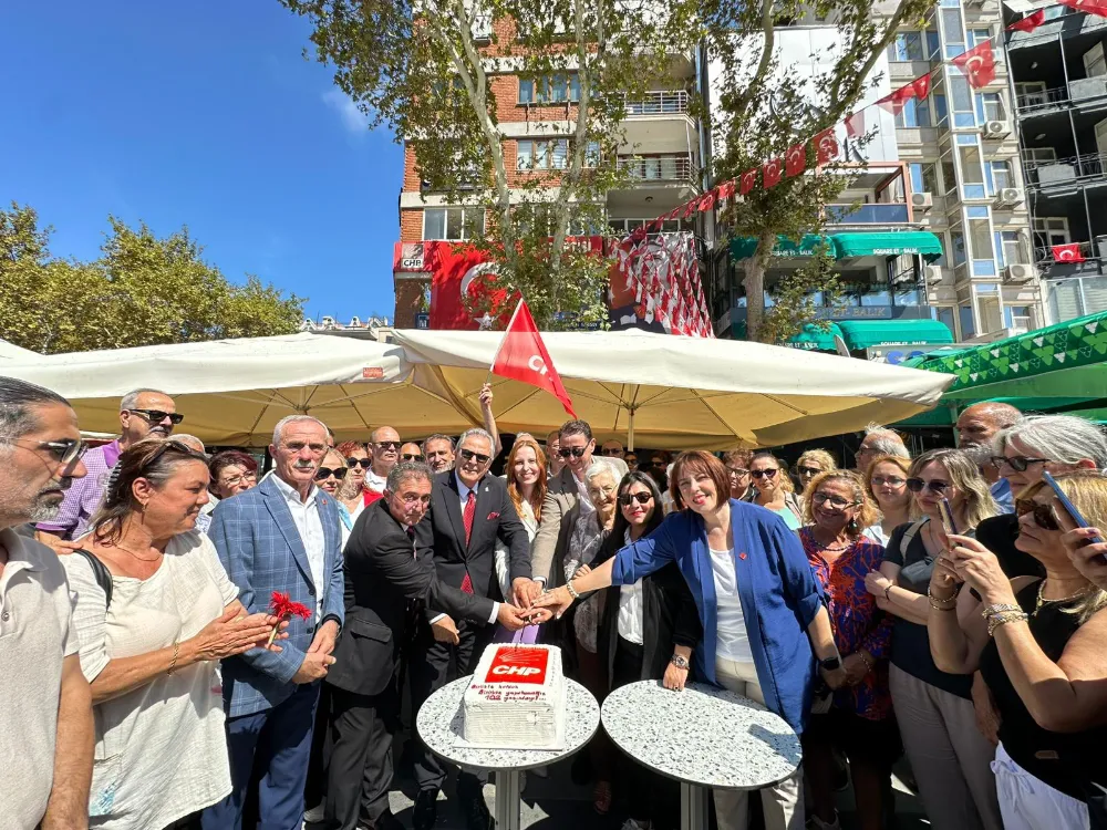 CHP’nin kuruluş yıldönümü Bandırma’da da kutlandı